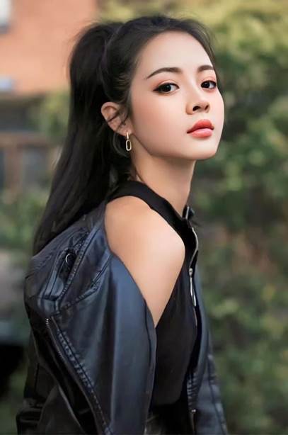 Nữ Idol t&agrave;i năng với thu nhập cực khủng tr&ecirc;n TikTok Live  - Ảnh 1.