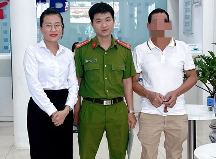 Chủ doanh nghiệp chuyển nhầm 200 triệu đồng cho người đang bị tạm giam