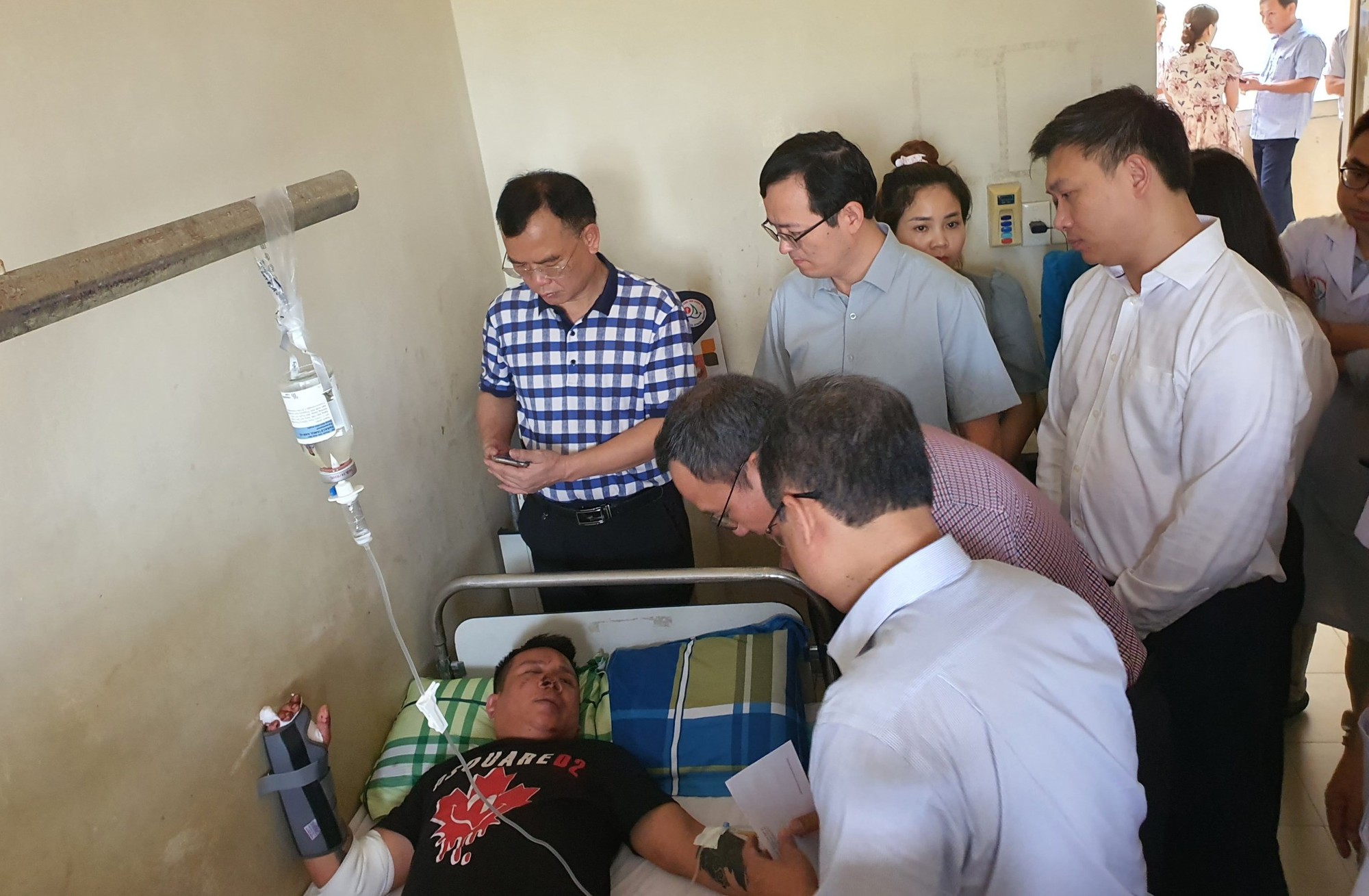 Lời kể thời khắc kinh ho&agrave;ng vụ tai nạn tr&ecirc;n đ&egrave;o Kh&aacute;nh L&ecirc; khiến 4 người Trung Quốc tử vong - Ảnh 1.