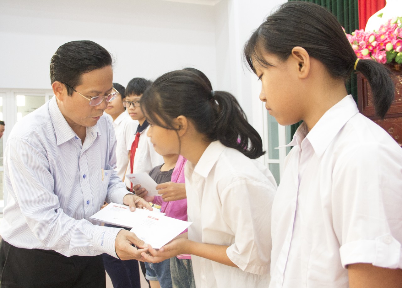Thắp s&aacute;ng ngọn lửa tri &acirc;n ở mảnh đất anh h&ugrave;ng Quảng Trị - Ảnh 5.