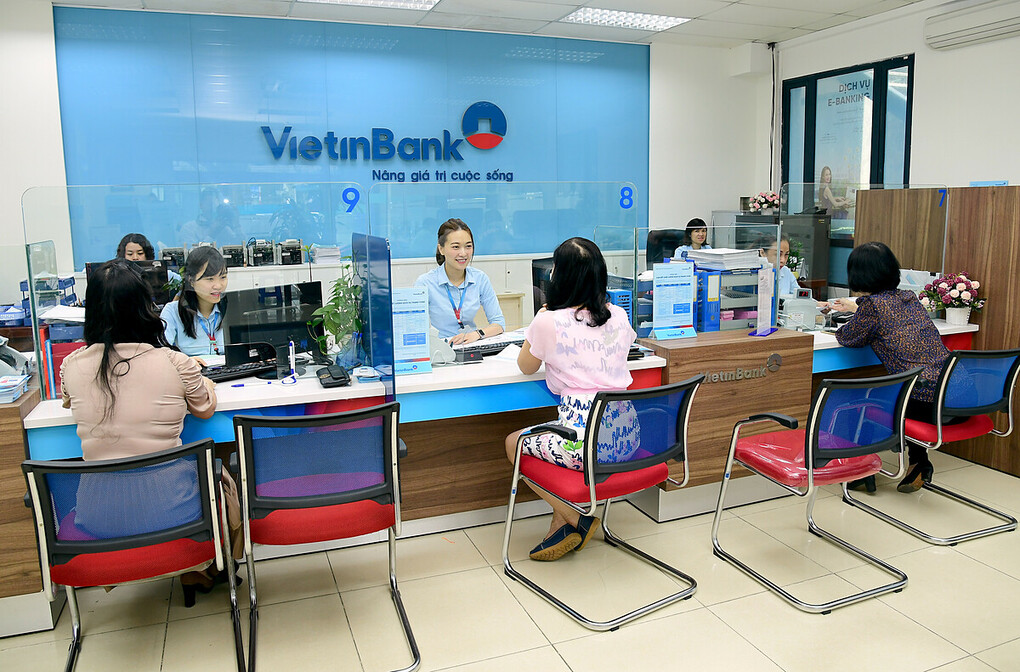 Một ngân hàng rao bán hơn 500 khoản vay tiêu dùng quá hạn