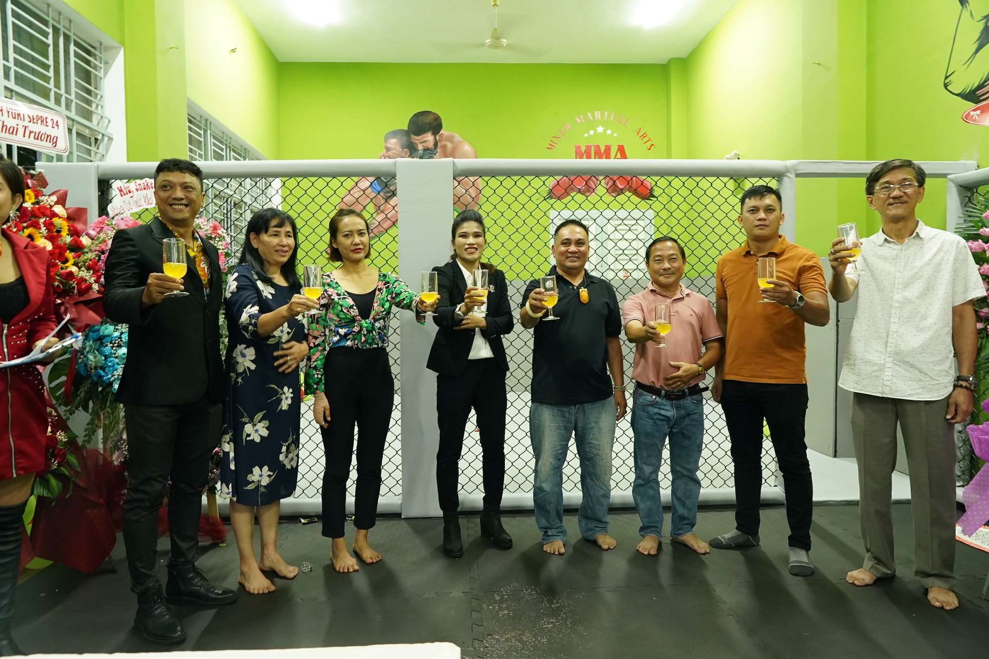 "Nữ hoàng muay Thái" Thanh Trúc khai trương phòng tập võ