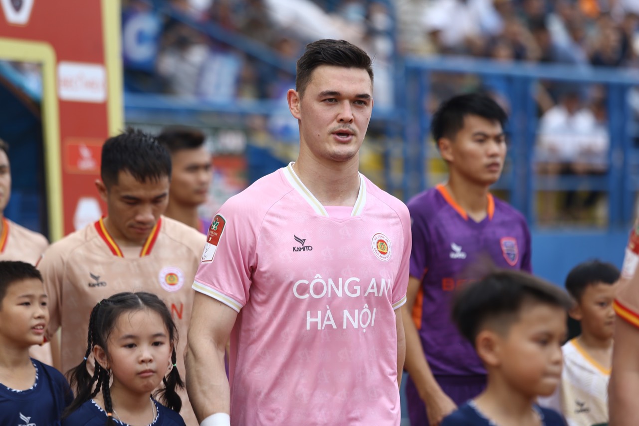 HLV Vũ Tiến Th&agrave;nh n&ecirc;u l&yacute; do CLB TP HCM thua Viettel tr&ecirc;n s&acirc;n nh&agrave; - Ảnh 3.
