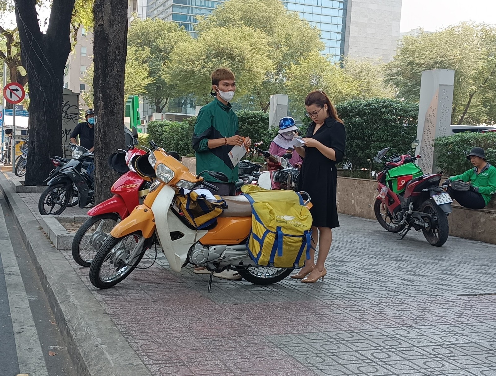 Xây dựng chợ online hợp nhất