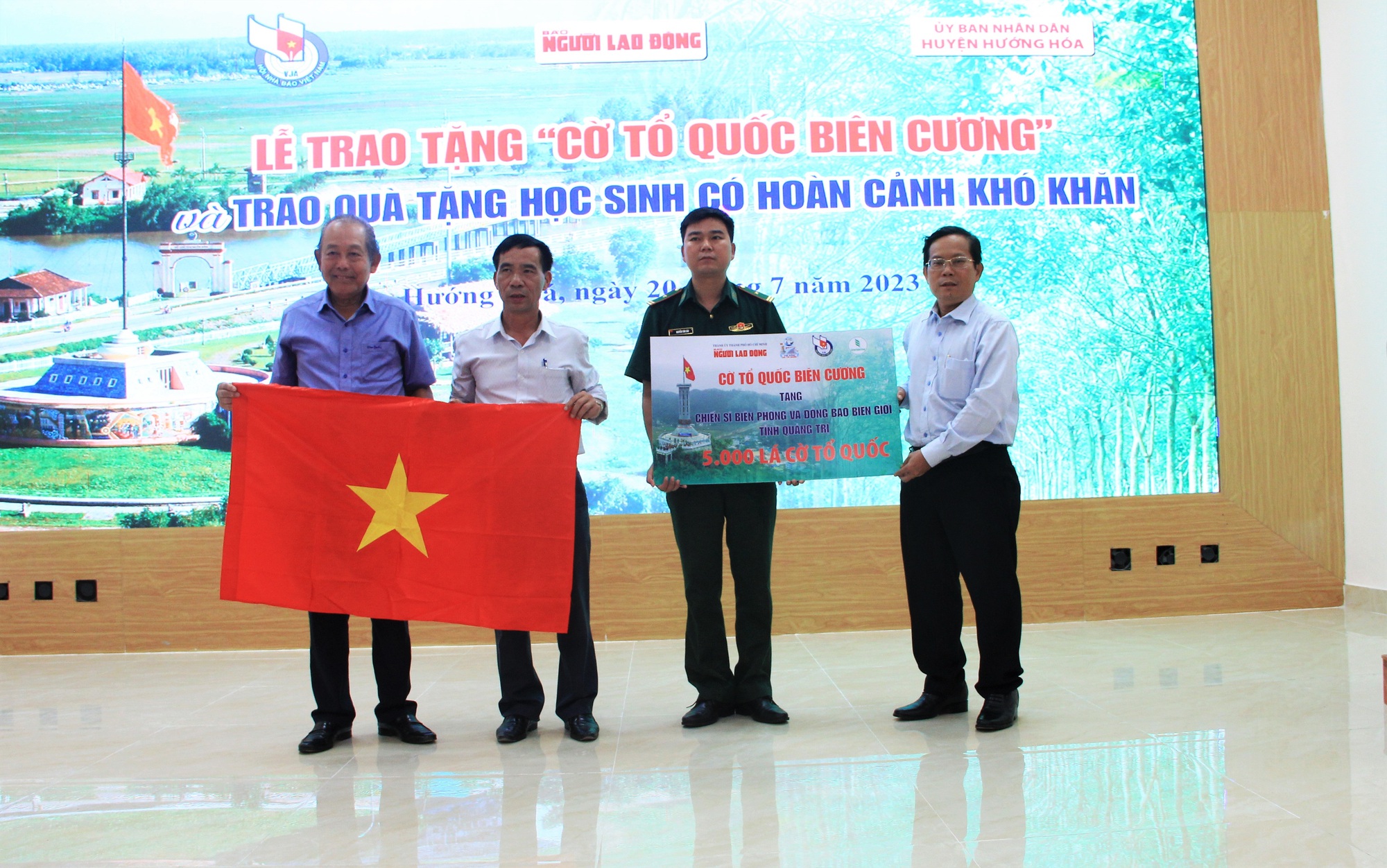 Gửi tấm lòng qua những phần quà ý nghĩa