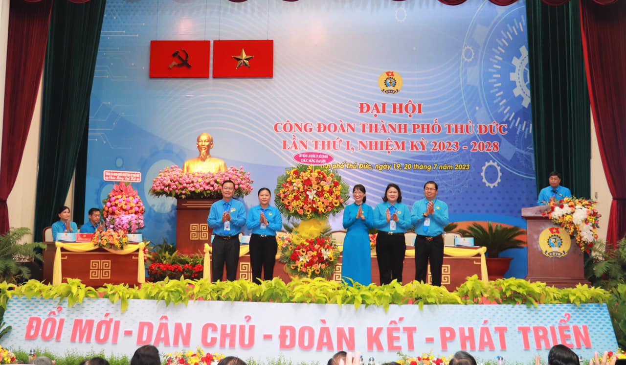 B&agrave; V&otilde; Minh Thanh T&ugrave;ng t&aacute;i đắc cử Chủ tịch LĐLĐ TP Thủ Đức - Ảnh 4.