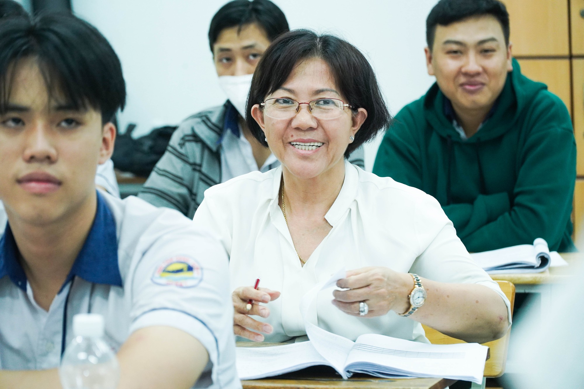 Thí sinh 64 tuổi “thở phào” khi tốt nghiệp THPT 2023