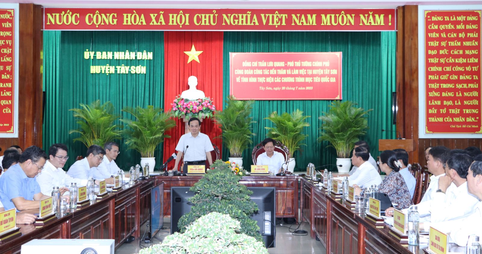 Đẩy mạnh ph&acirc;n cấp, ph&acirc;n quyền cho địa phương triển khai c&aacute;c chương tr&igrave;nh mục ti&ecirc;u quốc gia - Ảnh 4.
