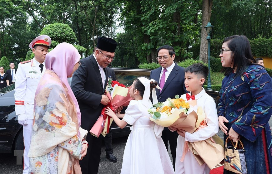 Thủ tướng Phạm Minh Ch&iacute;nh đ&oacute;n, hội đ&agrave;m với Thủ tướng Malaysia - Ảnh 3.