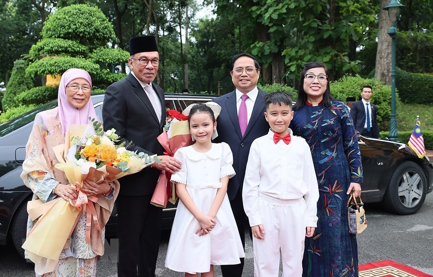 Thủ tướng Phạm Minh Ch&iacute;nh đ&oacute;n, hội đ&agrave;m với Thủ tướng Malaysia - Ảnh 4.
