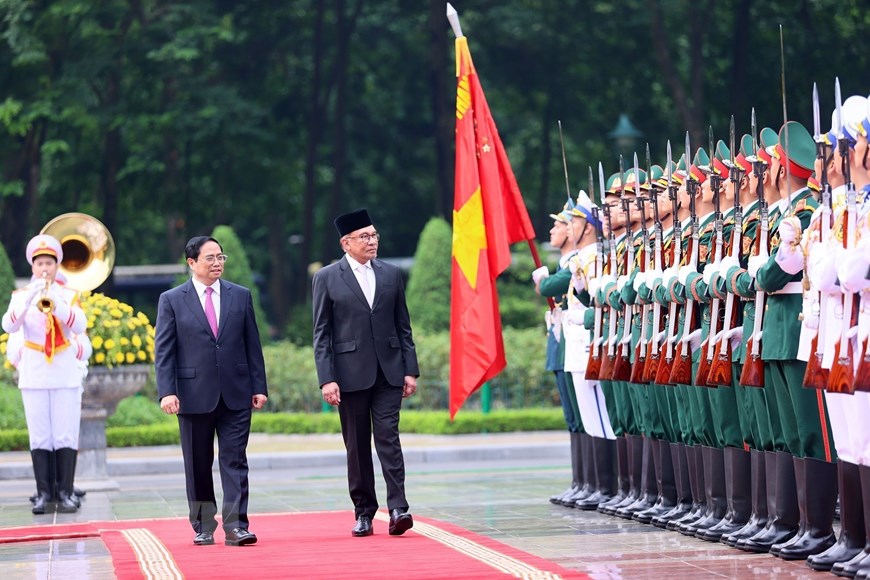 Thủ tướng Phạm Minh Chính đón, hội đàm với Thủ tướng Malaysia
