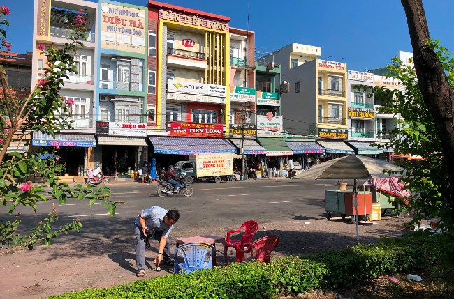 Vừa vào quán nhậu, một thanh niên bất ngờ bị chém tử vong