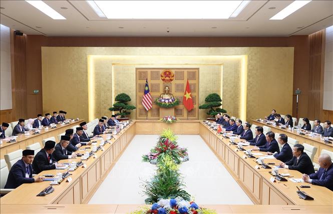 Thủ tướng Phạm Minh Ch&iacute;nh đ&oacute;n, hội đ&agrave;m với Thủ tướng Malaysia - Ảnh 8.