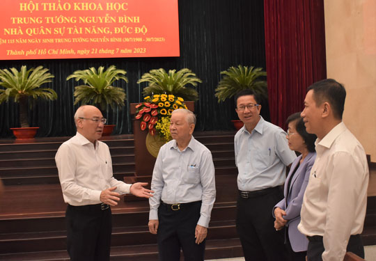 Trung tướng Nguyễn Bình - Tấm gương về sự kiên trung - Ảnh 2.