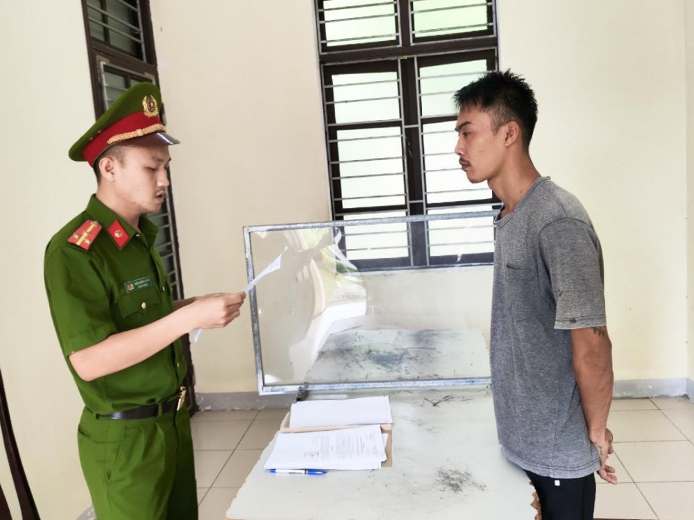 Con rể trộm tiền bố vợ do vướng nợ nần