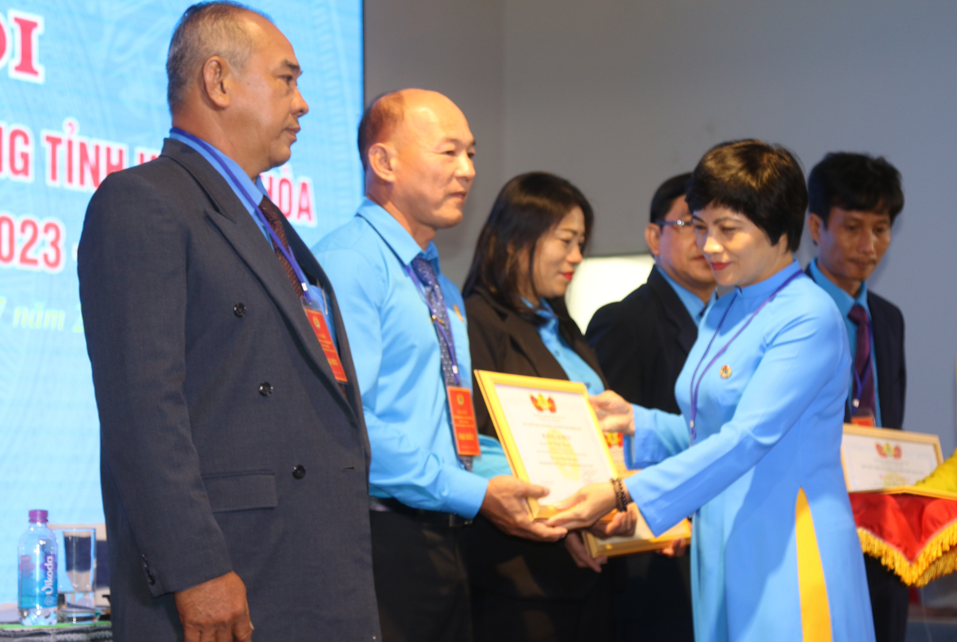 C&ocirc;ng đo&agrave;n ng&agrave;nh C&ocirc;ng Thương Kh&aacute;nh Ho&agrave; hướng về người lao động - Ảnh 2.