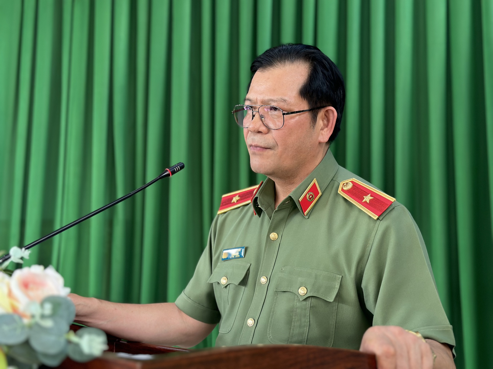 Thưởng nóng 5 người dân và các đơn vị bắt giữ 3 đối tượng truy nã đặc biệt ở Đắk Lắk - Ảnh 2.