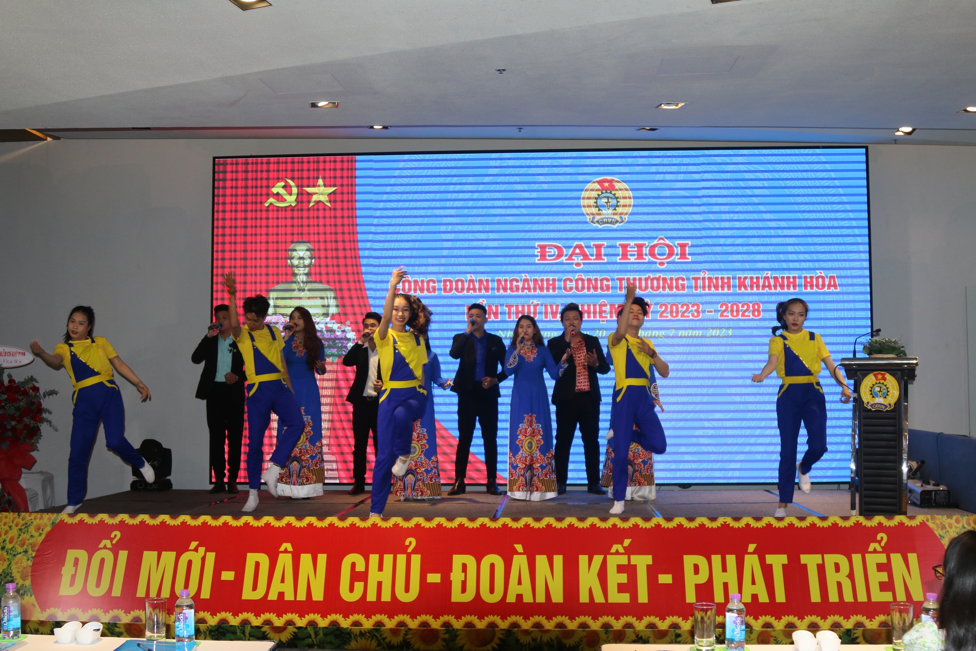 C&ocirc;ng đo&agrave;n ng&agrave;nh C&ocirc;ng Thương Kh&aacute;nh Ho&agrave; hướng về người lao động - Ảnh 1.