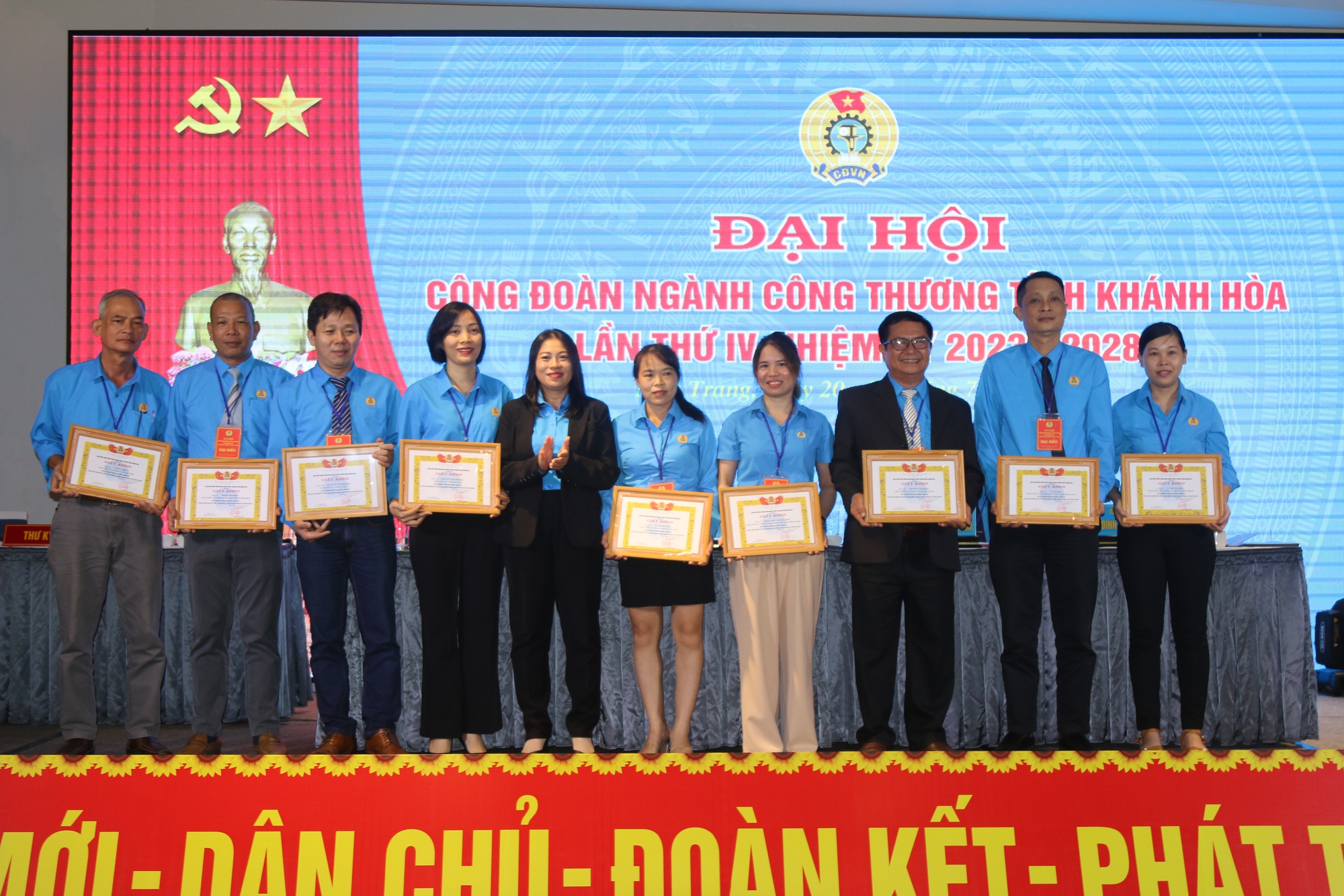 C&ocirc;ng đo&agrave;n ng&agrave;nh C&ocirc;ng Thương Kh&aacute;nh Ho&agrave; hướng về người lao động - Ảnh 3.