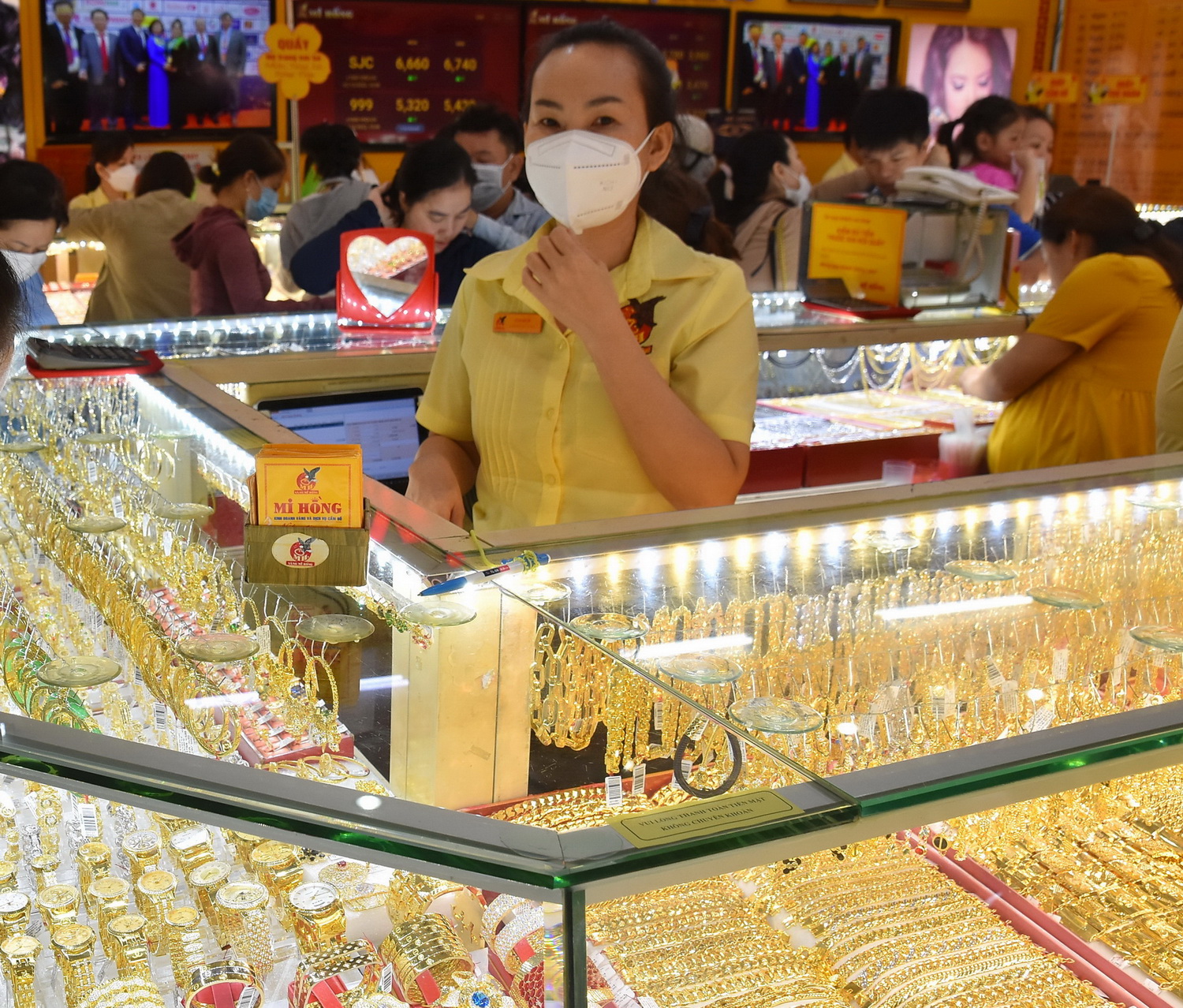 Giá vàng hôm nay 22-7: USD còn tăng giá, vàng giảm tiếp