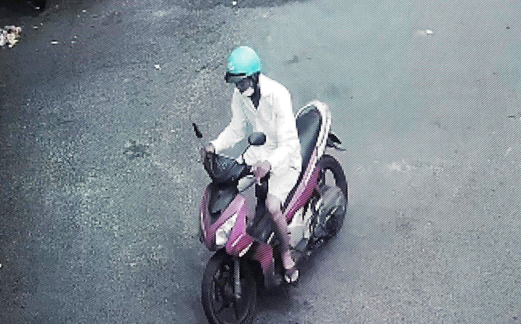 Bắt giữ đối tượng chuốc thuốc m&ecirc; người phụ nữ b&aacute;n v&eacute; số - Ảnh 1.