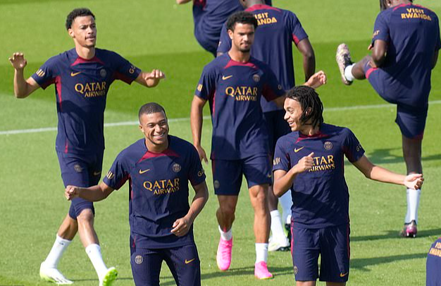 Gạch t&ecirc;n Mbappe trong chuyến du đấu Nhật Bản, PSG ch&iacute;nh thức rao b&aacute;n si&ecirc;u sao - Ảnh 2.