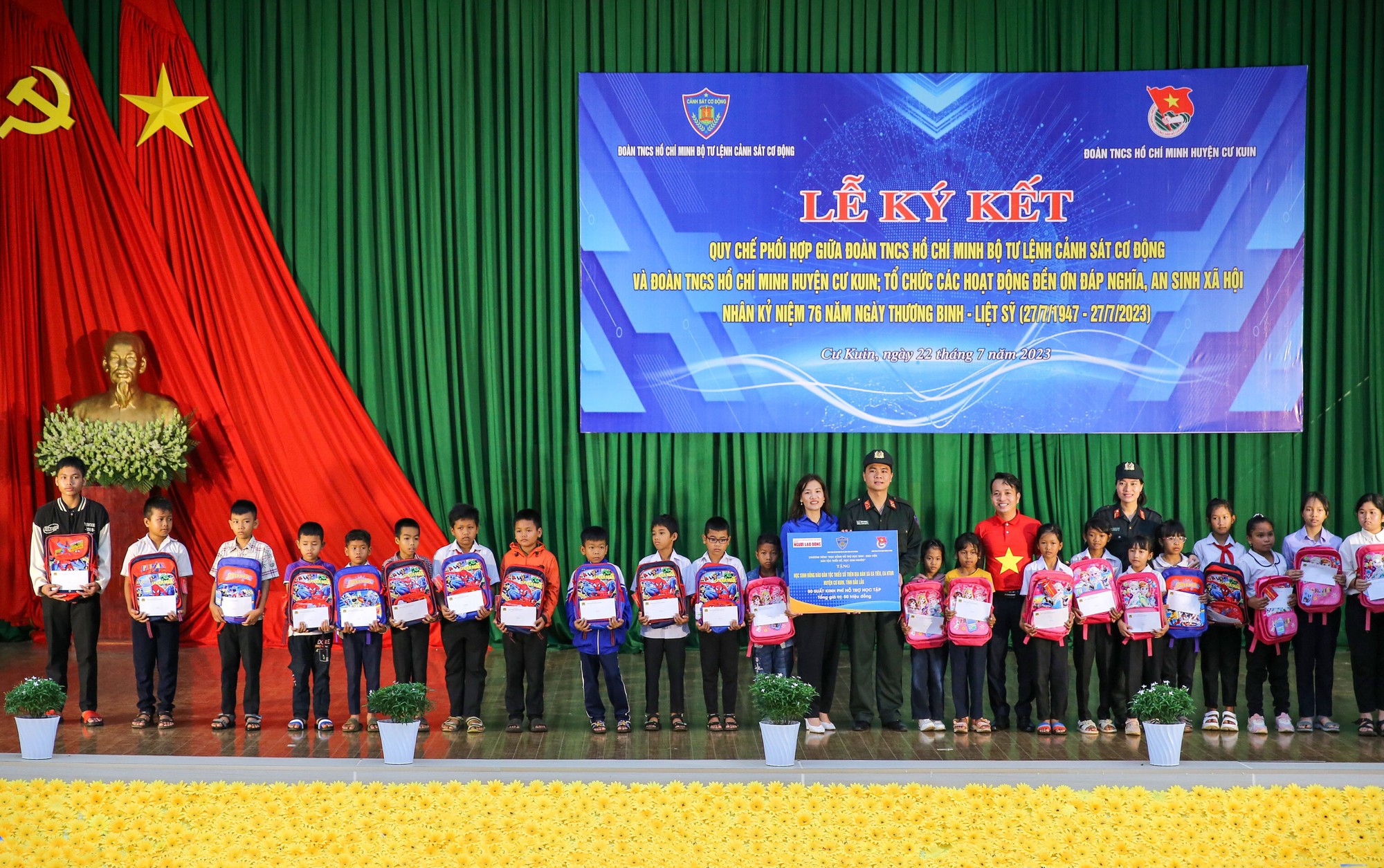 Hình ảnh ấn tượng của tuổi trẻ Bộ Tư lệnh CSCĐ và Báo Người Lao Động tại Đắk Lắk - Ảnh 5.