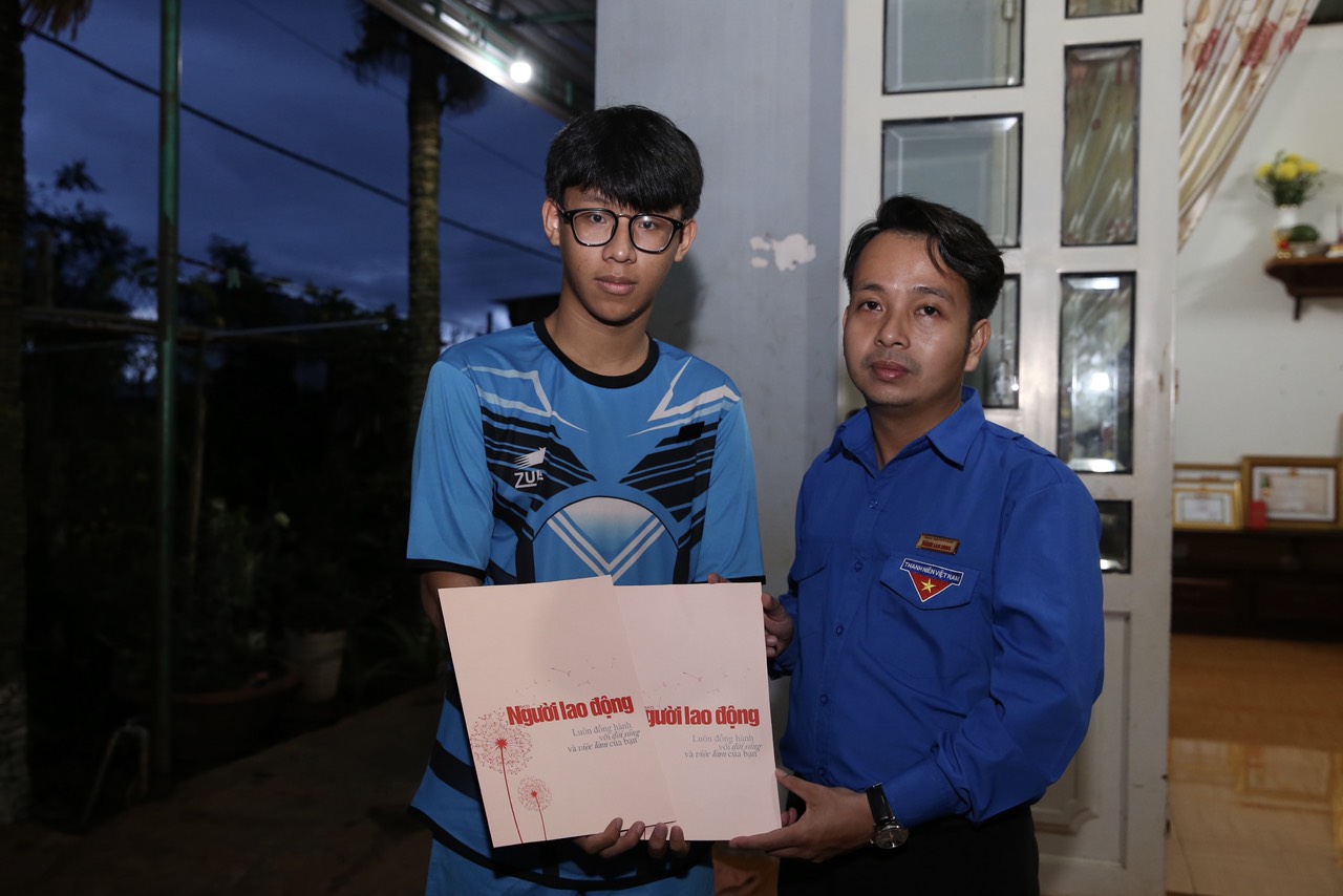 Rực rỡ Đường cờ Tổ quốc qua x&atilde; Ea Hu &ndash; Đắk Lắk - Ảnh 5.