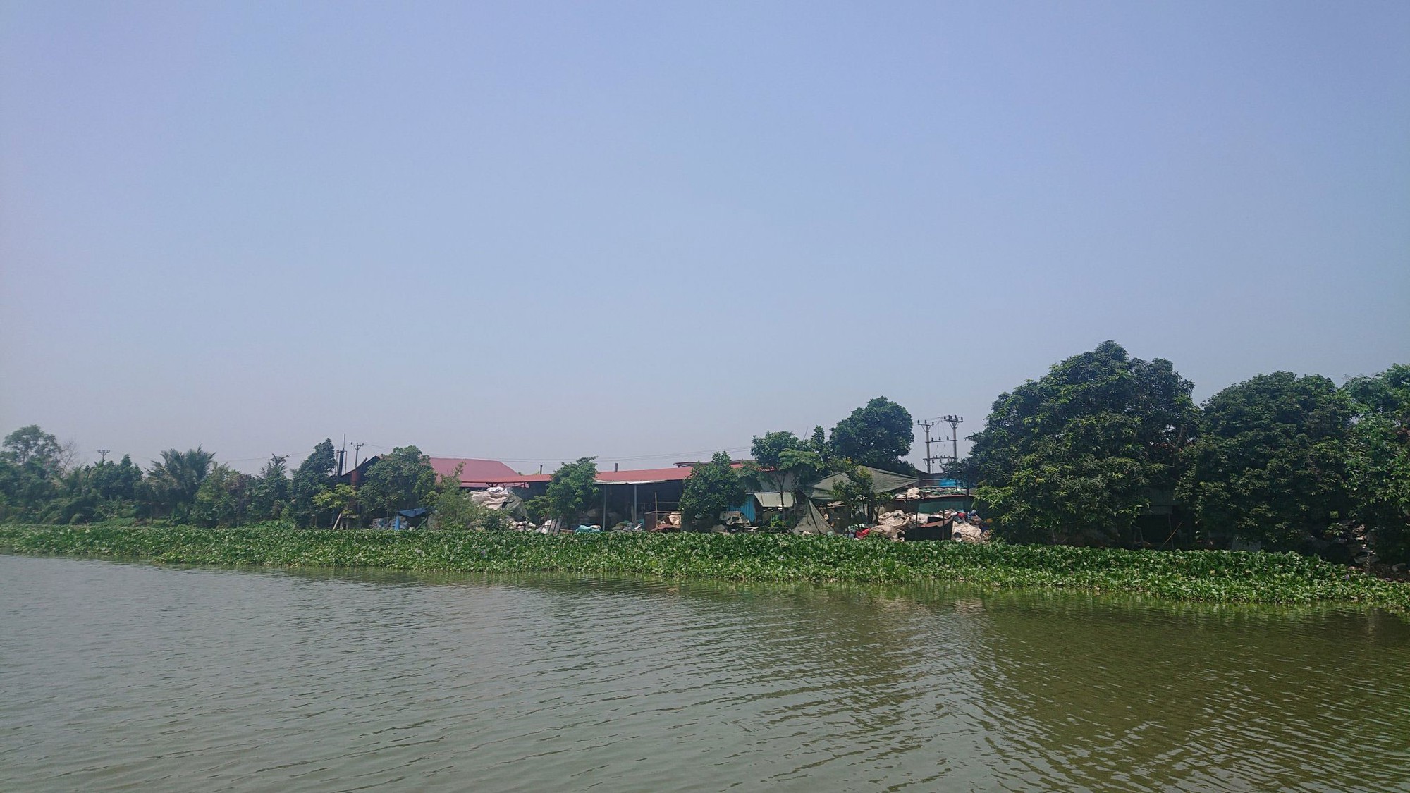 Nguồn cung nước sinh hoạt ô nhiễm, dân bức xúc