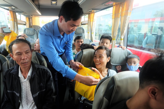 Hơn 23 tỉ đồng thực hiện &ldquo;Chuyến xe C&ocirc;ng đo&agrave;n&rdquo; cho c&ocirc;ng nh&acirc;n Đ&agrave; Nẵng - Ảnh 1.