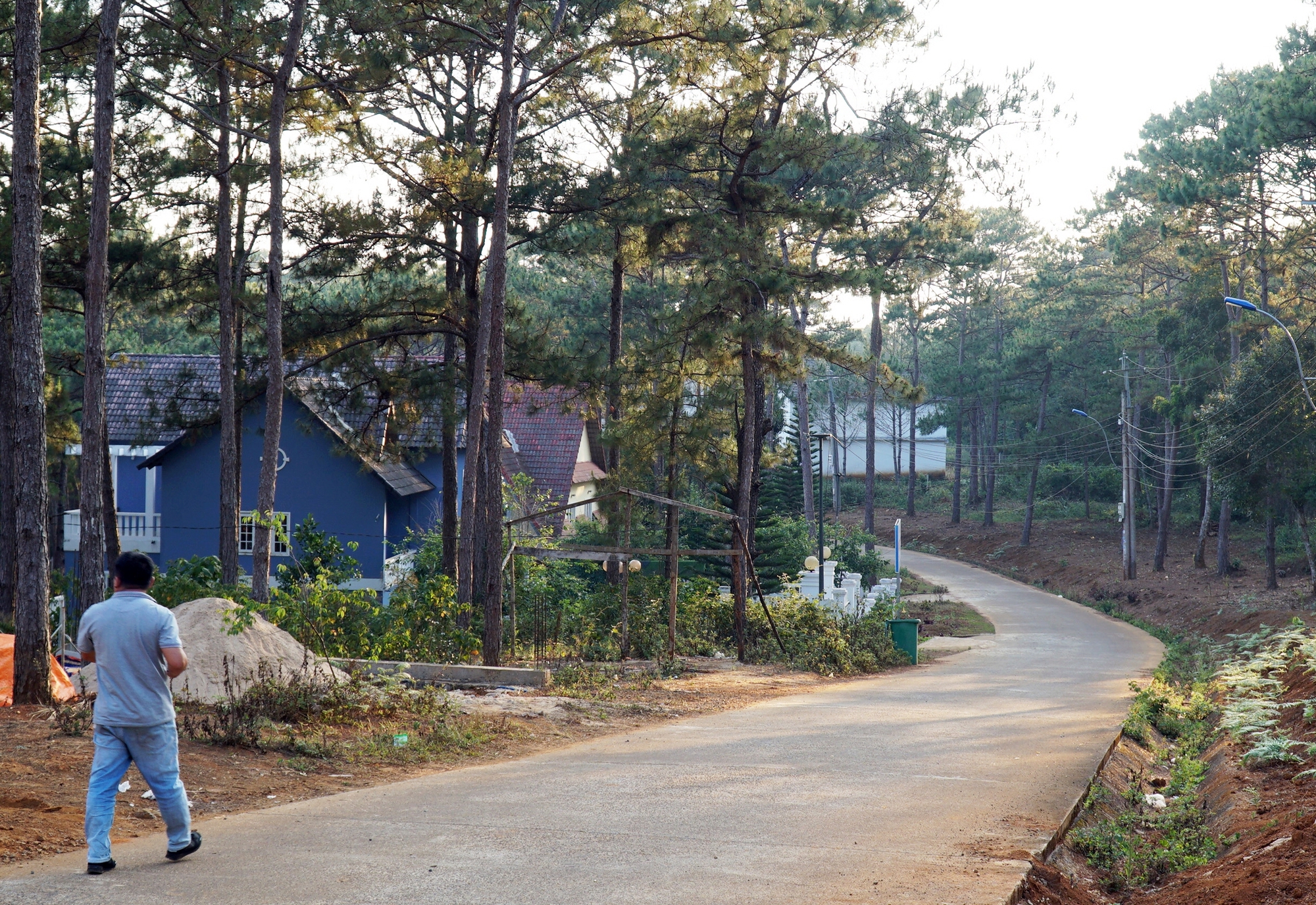 Th&ecirc;m 16 l&ocirc; đất biệt thự ở Măng Đen bị giao tr&aacute;i luật - Ảnh 1.