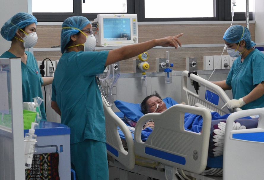 Dịch COVID-19 hôm nay: Ca nhiễm giảm mạnh ngày cuối tuần