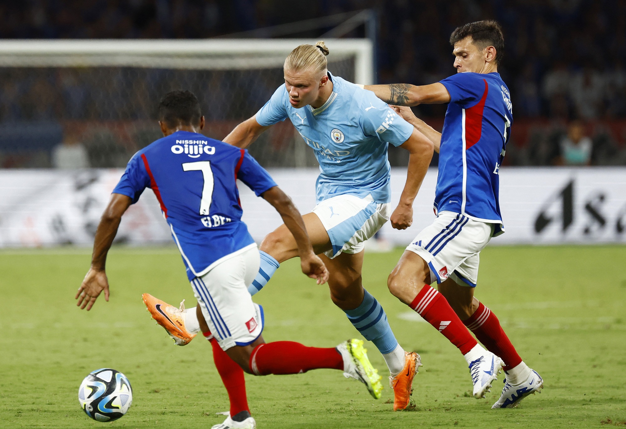 Haaland bùng nổ, Man City thắng ngược chủ nhà Yokohama Marinos