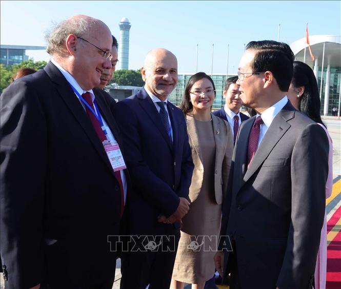 Chủ tịch nước V&otilde; Văn Thưởng v&agrave; Phu nh&acirc;n l&ecirc;n đường c&ocirc;ng du ch&acirc;u &Acirc;u - Ảnh 2.