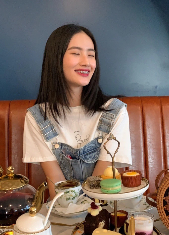Hoa hậu Huỳnh Trần &Yacute; Nhi l&agrave;m điều kh&ocirc;ng tưởng sau đăng quang - Ảnh 5.