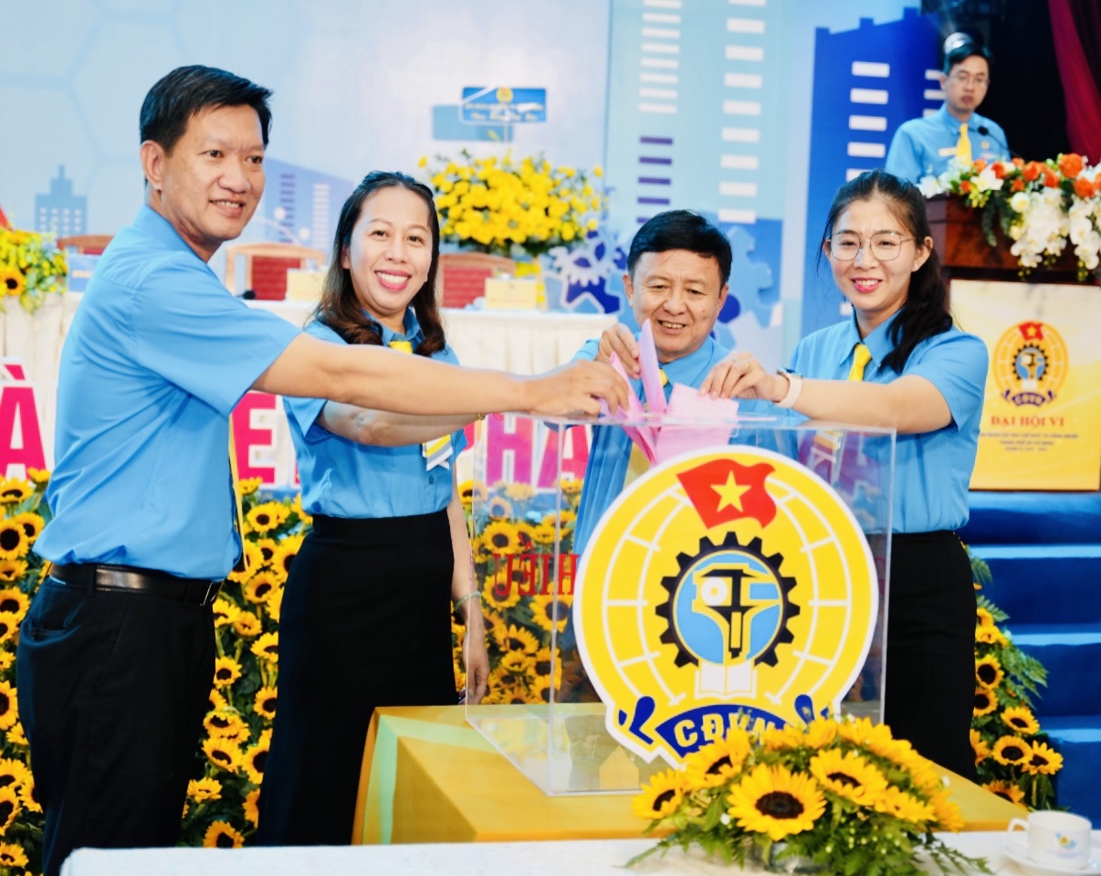 Nâng cao chất lượng bữa ăn, cải thiện điều kiện làm việc công nhân - Ảnh 1.