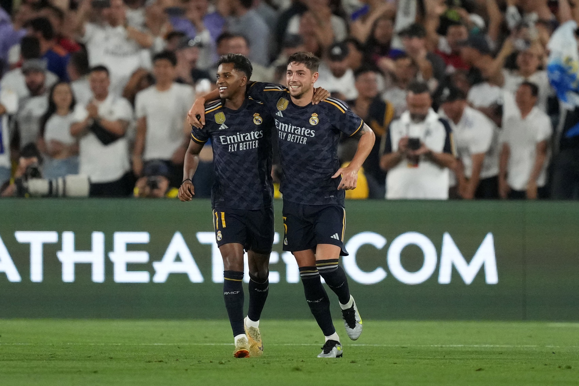 Salah giải cứu Liverpool, HLV Real Madrid phấn kh&iacute;ch với Bellingham - Ảnh 8.