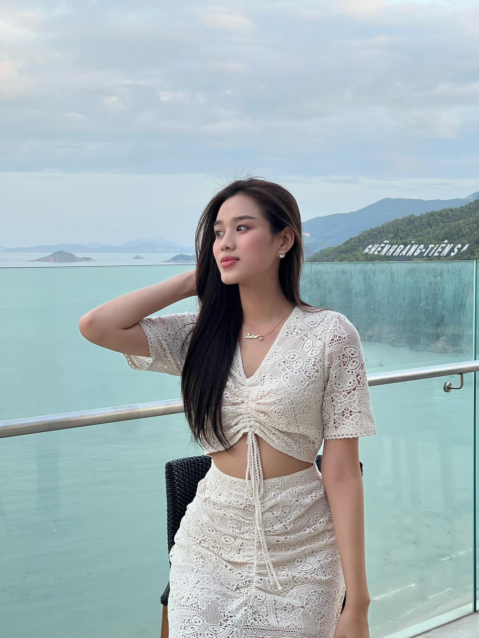Loạt mỹ nh&acirc;n Việt quyến rũ trước biển - Ảnh 10.