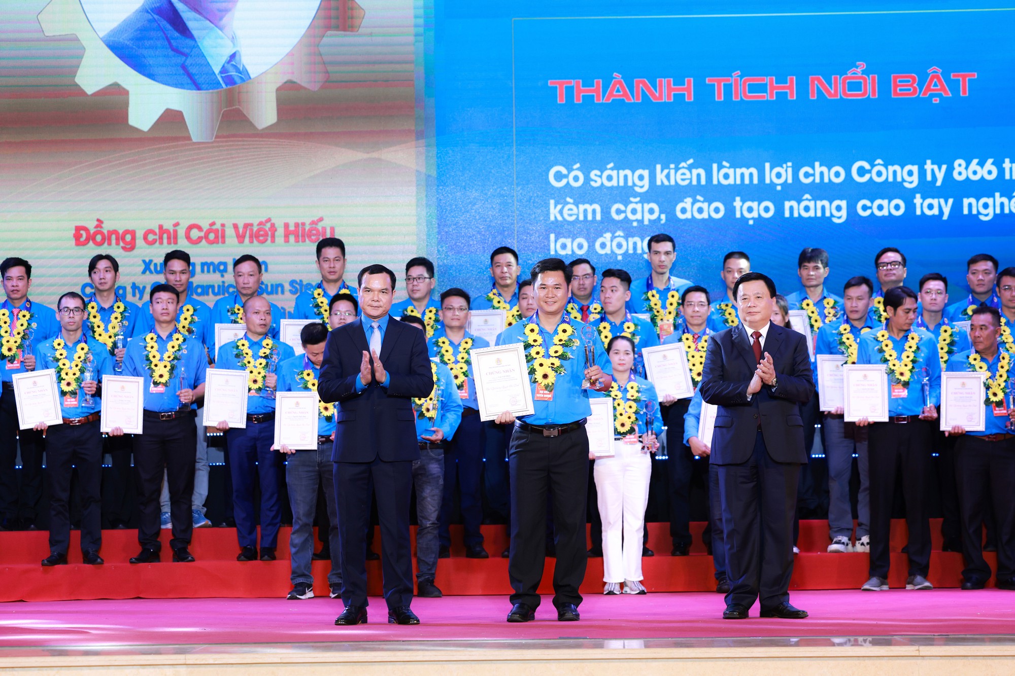 Tôn vinh 167 điển hình lao động sáng tạo