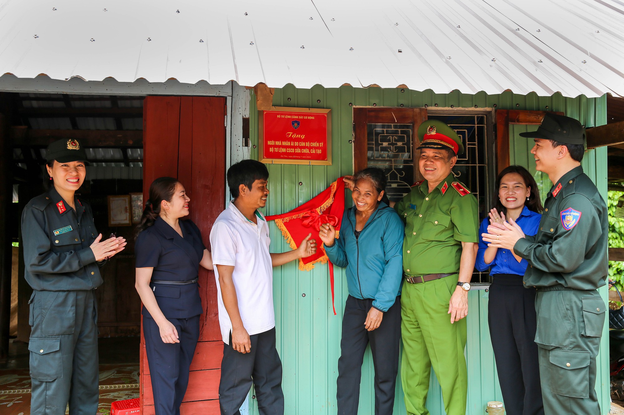 Thắm tình quân dân nơi Tây Nguyên hùng vĩ - Ảnh 9.