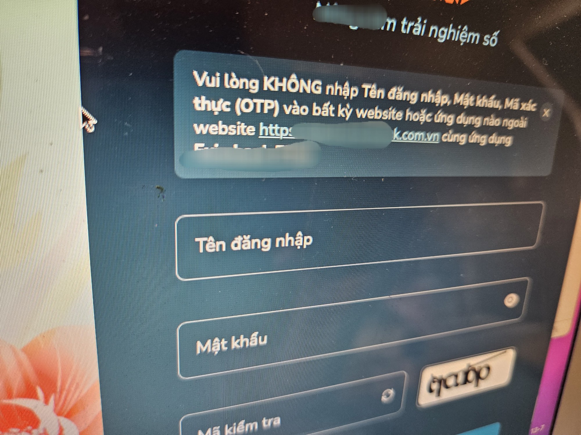Chuyển khoản nhầm 450 triệu đồng: Chủ tài khoản cần làm gì để đòi lại tiền?