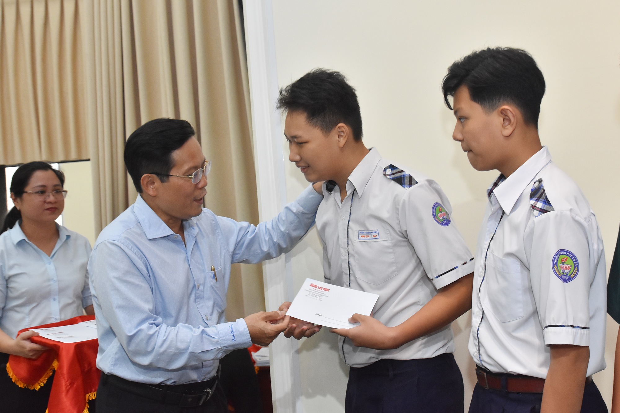 Tiếp sức học sinh, sinh vi&ecirc;n gia đ&igrave;nh ch&iacute;nh s&aacute;ch viết tiếp truyền thống gia đ&igrave;nh - Ảnh 7.
