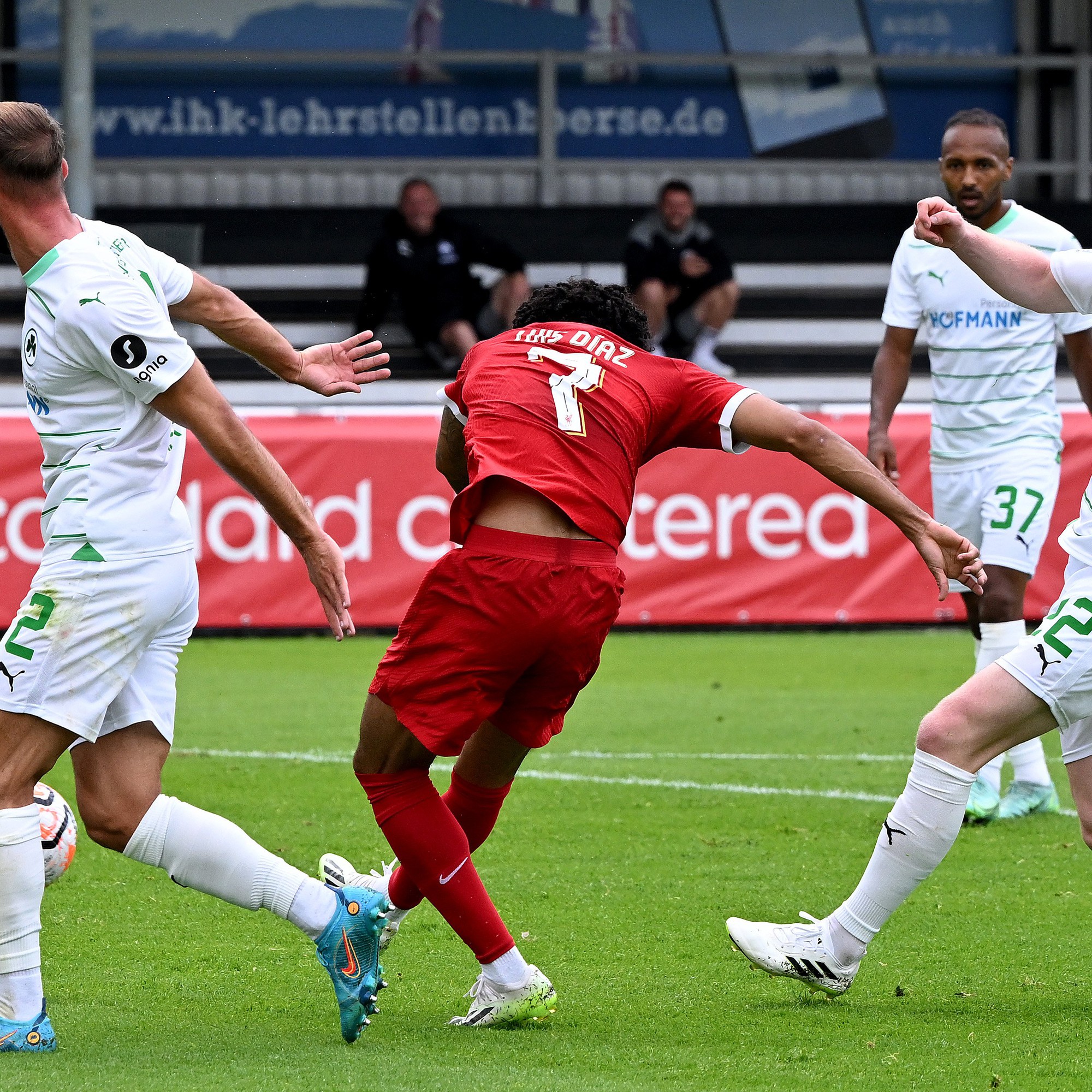 Salah giải cứu Liverpool, HLV Real Madrid phấn kh&iacute;ch với Bellingham - Ảnh 2.