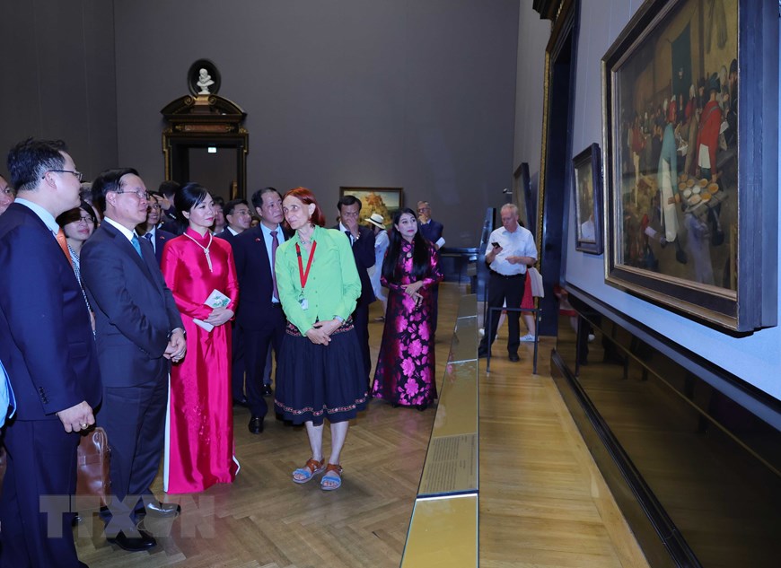 Chủ tịch nước V&otilde; Văn Thưởng thăm Bảo t&agrave;ng Lịch sử nghệ thuật Vienna - Ảnh 1.