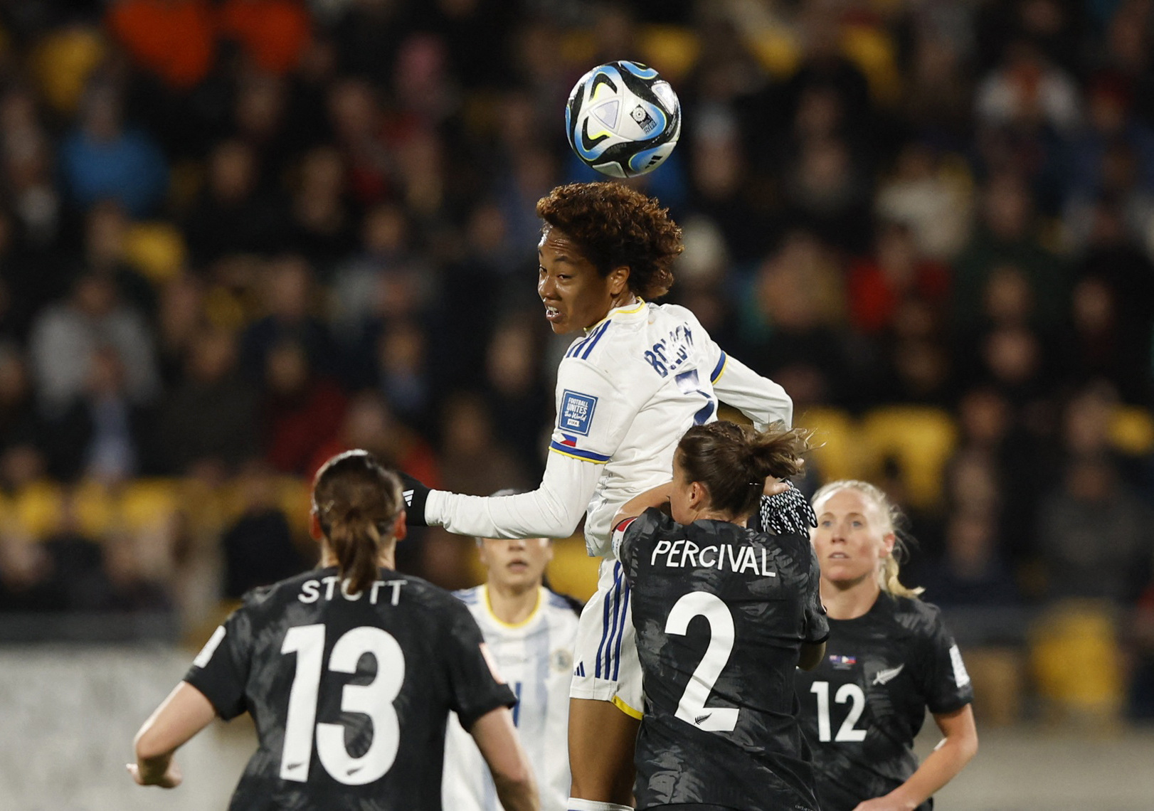 World Cup nữ 2023: Philippines thắng sốc New Zealand, bảng A căng như dây đàn - Ảnh 1.