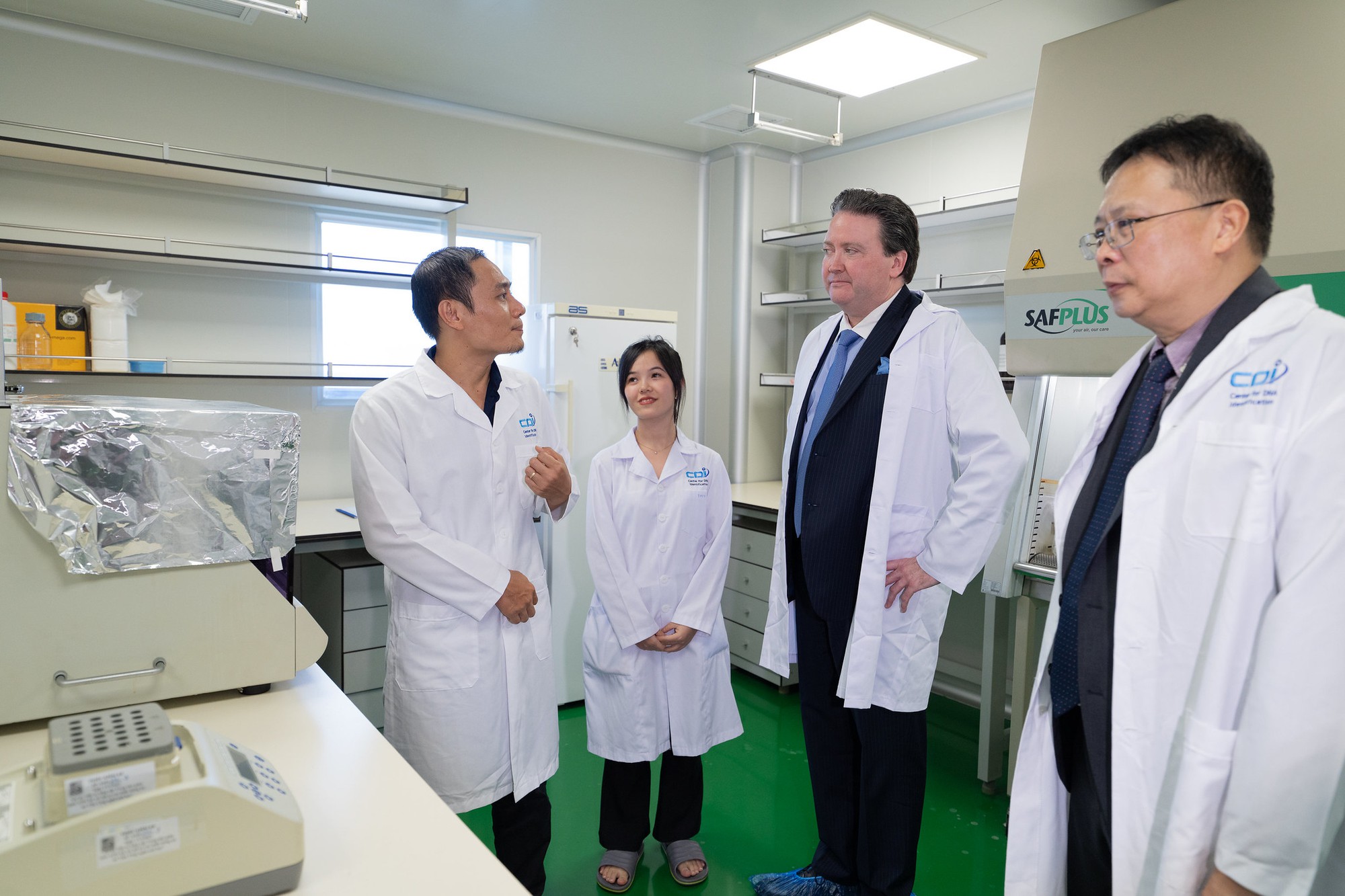 Mỹ giúp Việt Nam nâng cao năng lực giám định hài cốt