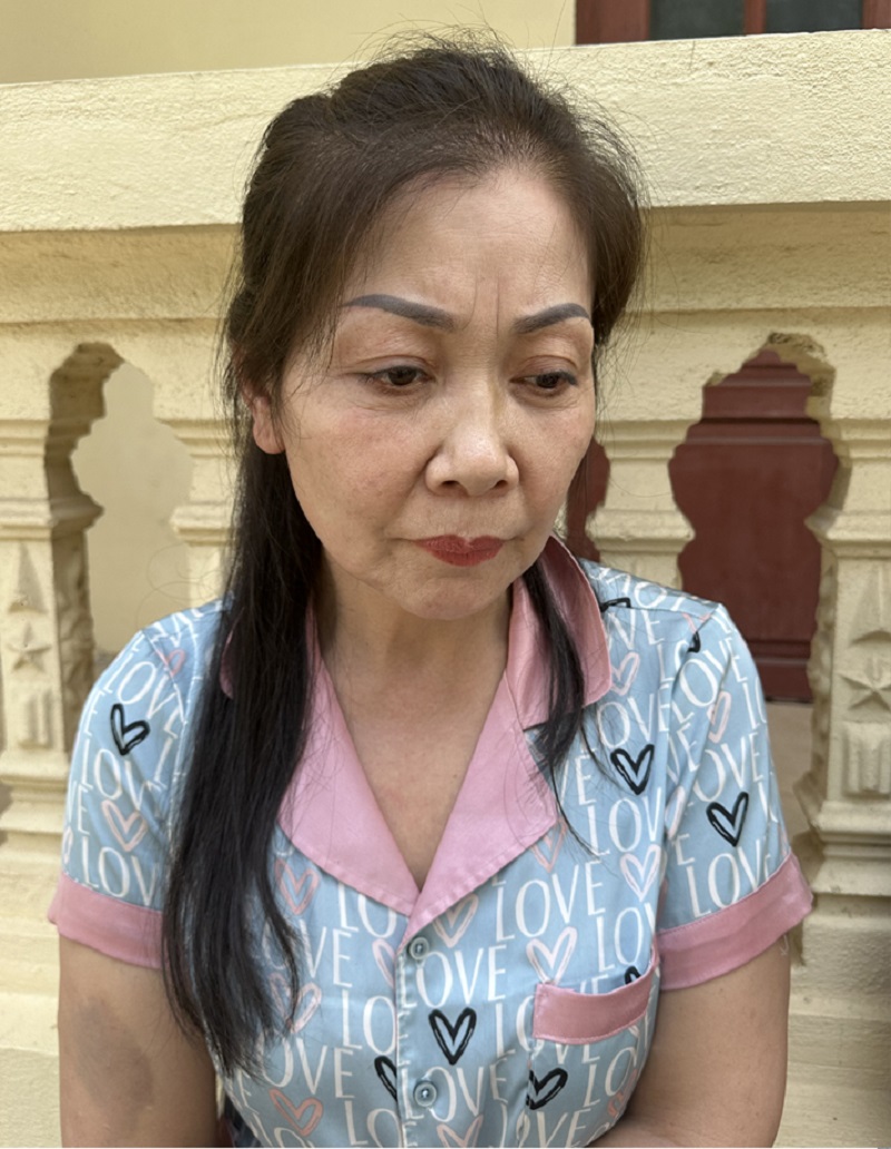 C&ocirc;ng an h&oacute;a trang bắt gọn ổ m&oacute;c t&uacute;i chuy&ecirc;n nghiệp tại lễ hội - Ảnh 3.