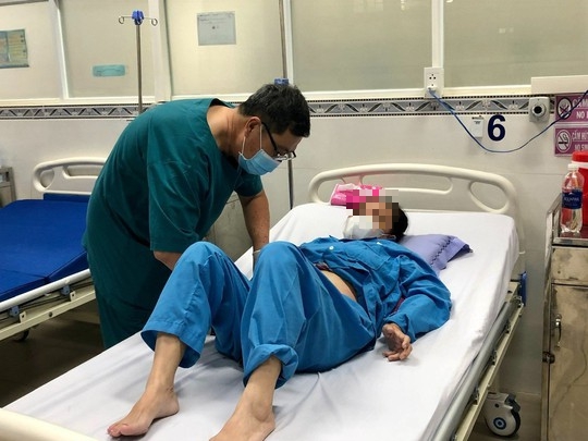 Tưởng đau bụng do sỏi thận người phụ nữ nhập viện cấp cứu mới biết kết quả bất ngờ - Ảnh 1.