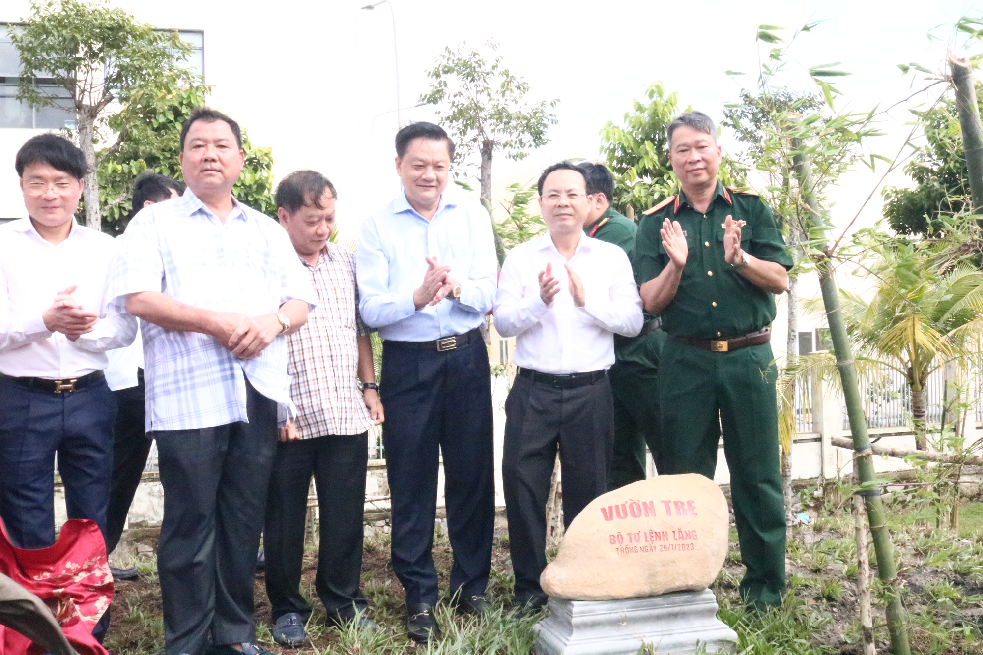 Cung tiến giống tre b&ecirc;n Lăng Chủ tịch Hồ Ch&iacute; Minh trồng tại Đền thờ Vua H&ugrave;ng ở Cần Thơ - Ảnh 5.