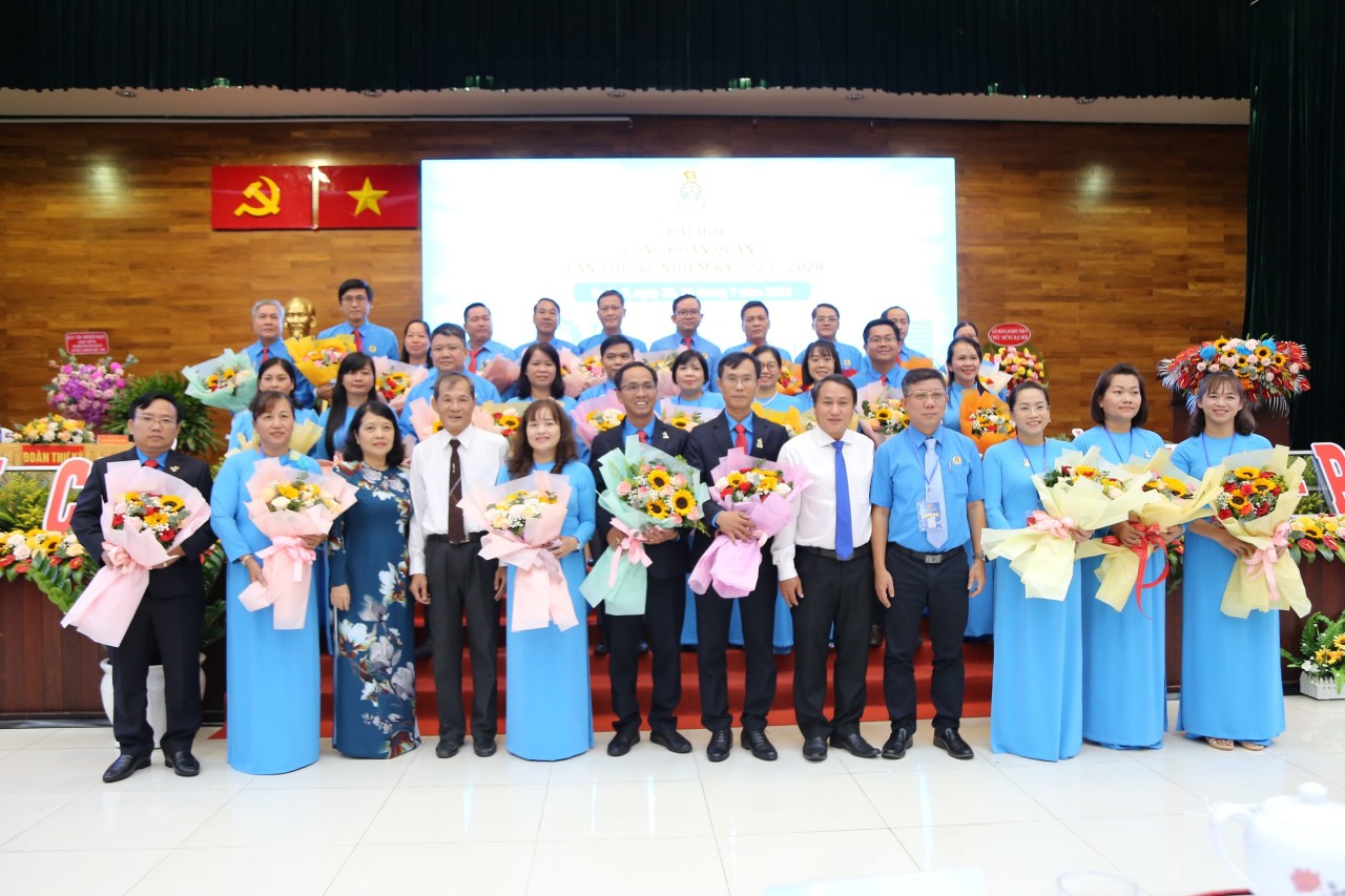 Đẩy mạnh phong tr&agrave;o thi đua lao động giỏi, lao động s&aacute;ng tạo  - Ảnh 8.